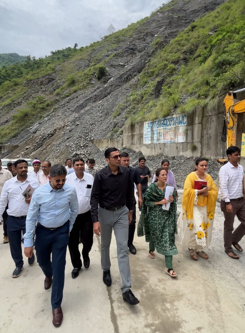 डीएम सविन बंसल ने भरणपोषण अधिनियम की विशेष शक्तियां चलाकर केवल तीन दिन में रद्द करा दी 3080 वर्ग फीट बंगला-बिज़नेस की गिफ्ट डीड, बुज़ुर्ग परमजीत सिंह-अमरजीत कौर को लौटाया स्वामित्व, समाज को दिया सख़्त संदेश—“न्याय देर से नहीं, तुरंत”