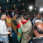 मुख्यमंत्री धामी ने कहा कि प्रदेश में प्रभावी फिल्म नीति लागू की गई है, जिसके अंतर्गत फिल्म निर्माताओं को आकर्षक सब्सिडी, सिंगल विंडो क्लीयरेंस, शूटिंग हेतु सरल अनुमति प्रक्रिया तथा स्थानीय कलाकारों एवं तकनीशियनों को प्रोत्साहन प्रदान किया जा रहा है