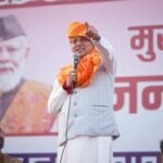 मुख्यमंत्री धामी ने दो टूक कहा कि राज्य सरकार जनहित के प्रति पूर्णतः प्रतिबद्ध है और अंतिम पंक्ति में खड़े व्यक्ति तक योजनाओं का लाभ पहुंचाना ही सरकार का लक्ष्य है