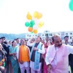 मुख्यमंत्री धामी ने वहां उपस्थित खिलाड़ियों एवं युवाओं से संवाद कर उनका उत्साहवर्धन किया
