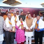 लोकतंत्र सेनानी वर्तमान और भावी पीढ़ियों के प्रेरणास्रोत हैं: धामी 
