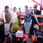 मुख्यमंत्री धामी ने लाभार्थियों को कृषि यंत्र, मशरूम मिनीकिट, महालक्ष्मी एवं किशोरी किट का किया वितरण